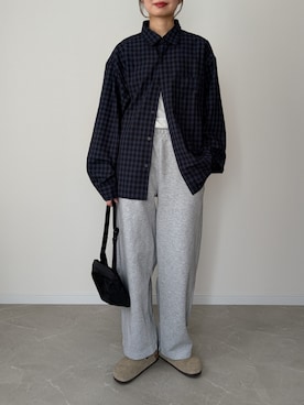 「UNIQLO（ユニクロ）のアイテム（シャツ/ブラウス、ブルー系）」を使った、HALさん（レディース・162cm）の秋コーディネート