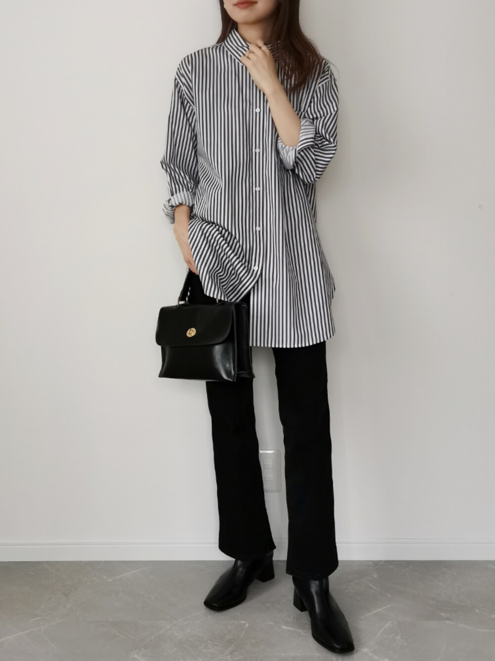 「green label relaxingの＜1_OF MINE(ワンオブマイン)＞ スリット ロング シャツ ストライプ（シャツ/ブラウス、その他）」を使った、HALさん（レディース・162cm）の秋コーディネートの1枚目の写真