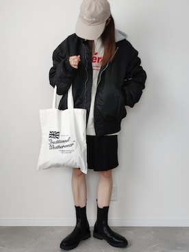 「ハーフパンツ」｜「アイテム（MA-1）」を使った、HALさん（レディース・162cm）の冬コーディネート