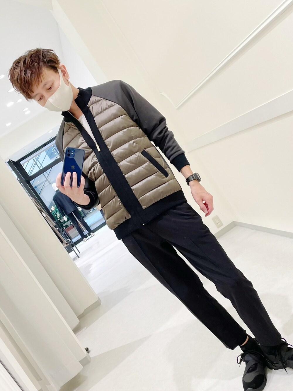 「ランバン、秋コーデ、大人カジュアル、ダウンジャケット」｜「LANVIN collectionのアイテム（トップス、ブラック系）」を使った、Daisuke Morimotoさん（メンズ・178cm）の秋コーディネートの1枚目の写真