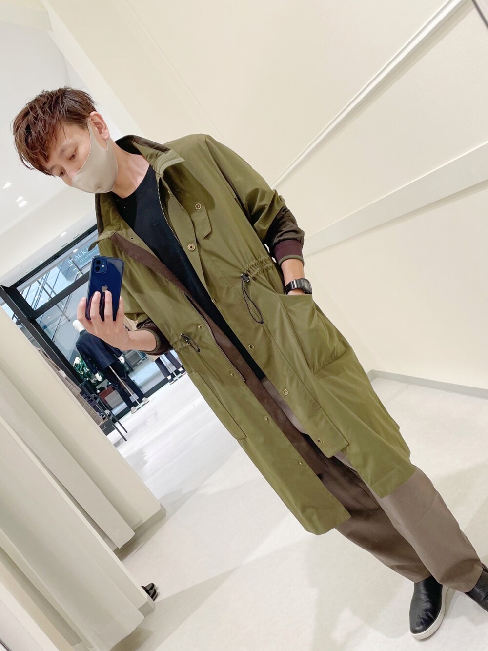 「ランバンオンブルー、モッズコート、オーバーサイズ」｜「LANVIN en Bleuのアイテム（ジャケット/アウター、グリーン系）」を使った、Daisuke Morimotoさん（メンズ・178cm）の秋コーディネートの1枚目の写真