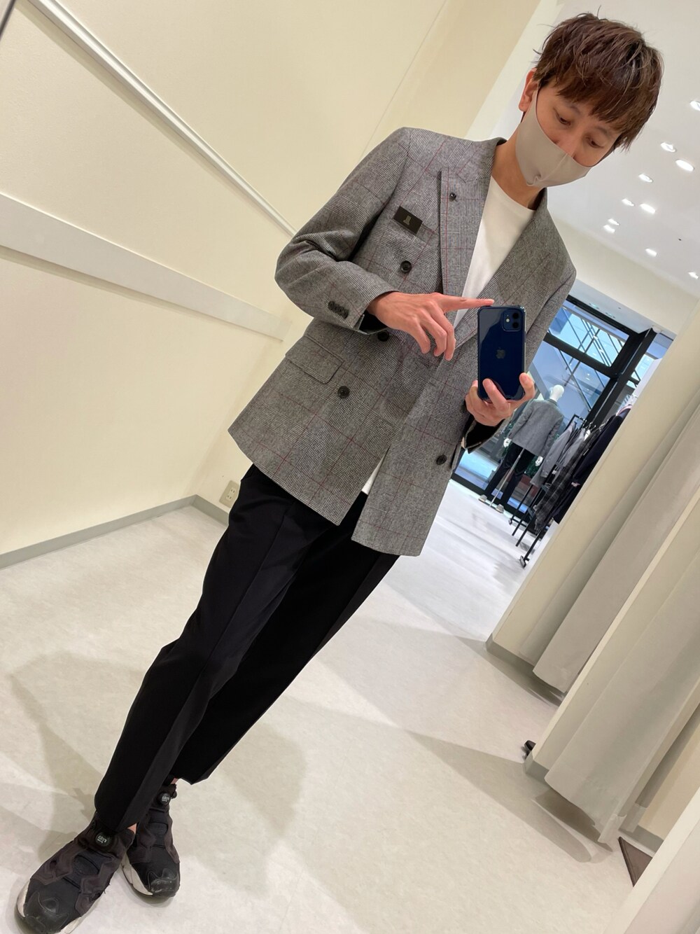 「おしゃれさんと繋がりたい、大人カジュアル」｜「LANVIN collectionのアイテム（ジャケット/アウター、その他）」を使った、Daisuke Morimotoさん（メンズ・178cm）の秋コーディネートの1枚目の写真