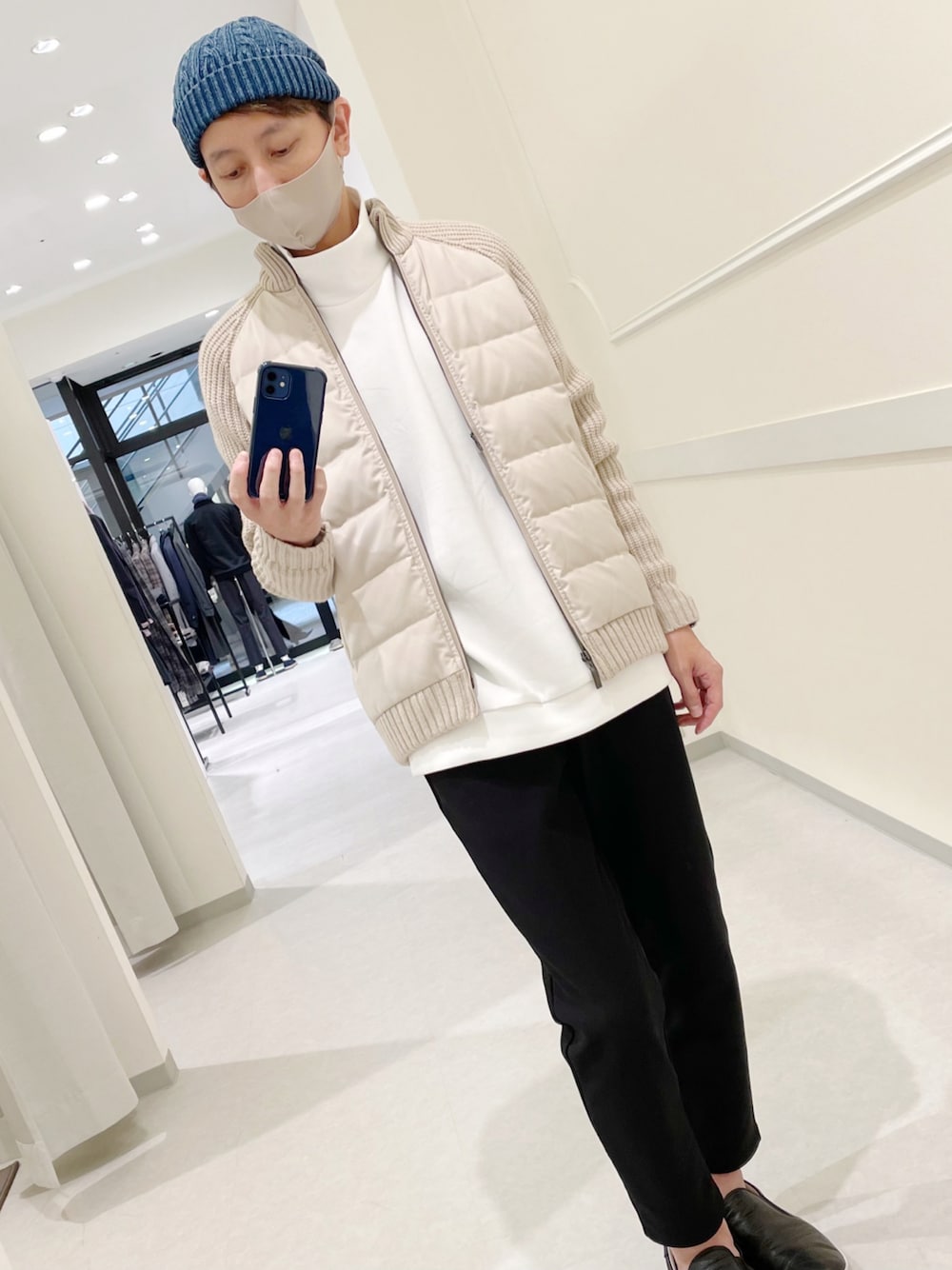「ダウン、ニットコンビ、カシミヤ、キュプラ」｜「LANVIN collectionのアイテム（ジャケット/アウター、ベージュ系）」を使った、Daisuke Morimotoさん（メンズ・178cm）の秋コーディネートの1枚目の写真