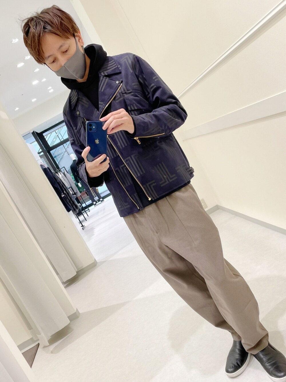 「ランバンオンブルー、ライダース、柄、ダブルライダース」｜「LANVIN en Bleuのアイテム（ジャケット/アウター、ブラック系）」を使った、Daisuke Morimotoさん（メンズ・178cm）の秋コーディネートの1枚目の写真