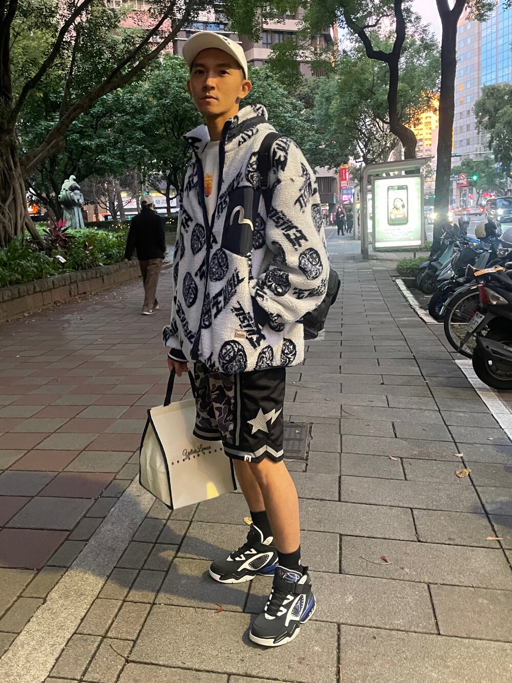 EVISUのライダースジャケットを使った人気ファッションコーディネート 