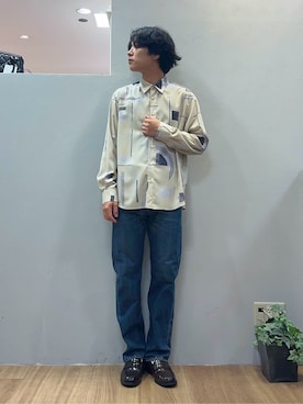 「TAKEO KIKUCHI（タケオキクチ）の【モンスターストレッチ】日本製 ウォッシュド デニムパンツ（デニムパンツ、ブルー系）」を使った、Uさん（メンズ・171cm）の秋コーディネート