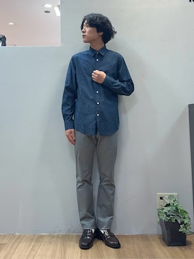 「TAKEO KIKUCHI（タケオキクチ）の【全7サイズ×7色展開！】トップマルチヘリンボン パンツ（スラックス、グレー系）」を使った、Uさん（メンズ・171cm）の秋コーディネート