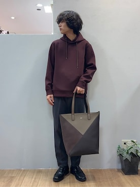 「アイテム（パーカー、レッド系）」を使った、Uさん（メンズ・171cm）の秋コーディネート