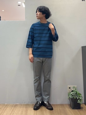 「TAKEO KIKUCHI（タケオキクチ）の【全7サイズ×7色展開！】トップマルチヘリンボン パンツ（スラックス、グレー系）」を使った、Uさん（メンズ・171cm）の秋コーディネート