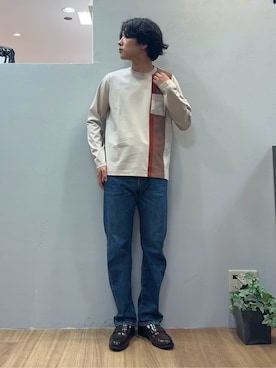「TAKEO KIKUCHI（タケオキクチ）の【モンスターストレッチ】日本製 ウォッシュド デニムパンツ（デニムパンツ、ブルー系）」を使った、Uさん（メンズ・171cm）の秋コーディネート