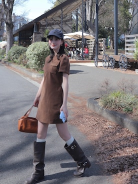 「miu miu（ミュウミュウ）のアイテム」を使った、吉田南歩さん（レディース・161cm）の春コーディネート