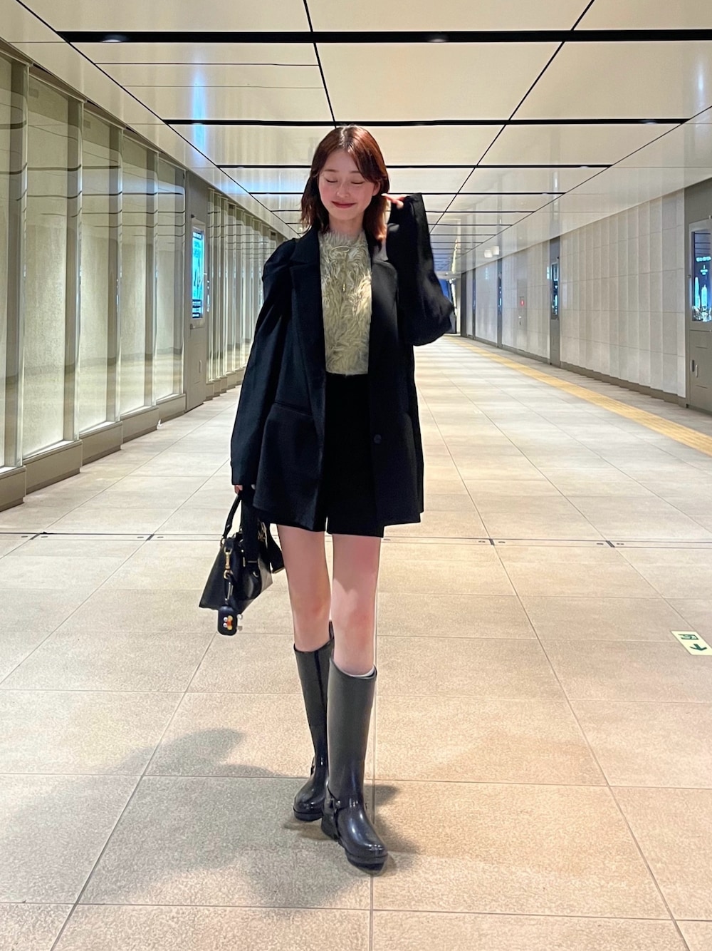 anuans ファーライクノースリーブニット ブラック 誤ら 