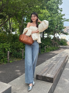 「miu miu（ミュウミュウ）のアイテム（バッグ）」を使った、吉田南歩さん（レディース・161cm）の春コーディネート