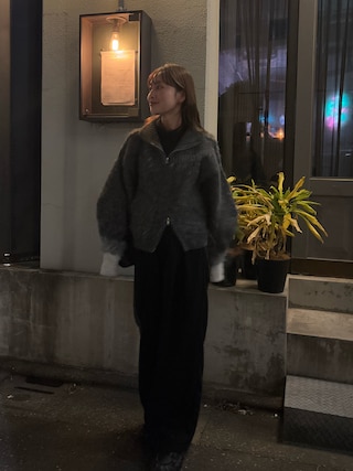 「MUHET(ミュエータ)のgradation sleeve driver zip knit / グラデーションドライバーズニット(ニット/セーター)」を使った、吉田南歩さん(レディース・161cm)の冬コーディネート