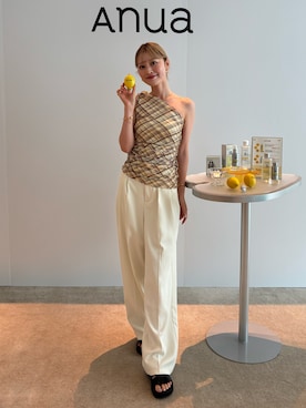 「アイテム（スラックス）」を使った、吉田南歩さん（レディース・161cm・20代）の夏コーディネート