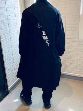 「Yohji Yamamoto POUR HOMME（ヨウジヤマモトプールオム）のアイテム（ステンカラーコート）」を使った、teouさん（メンズ・173cm）の春コーディネート