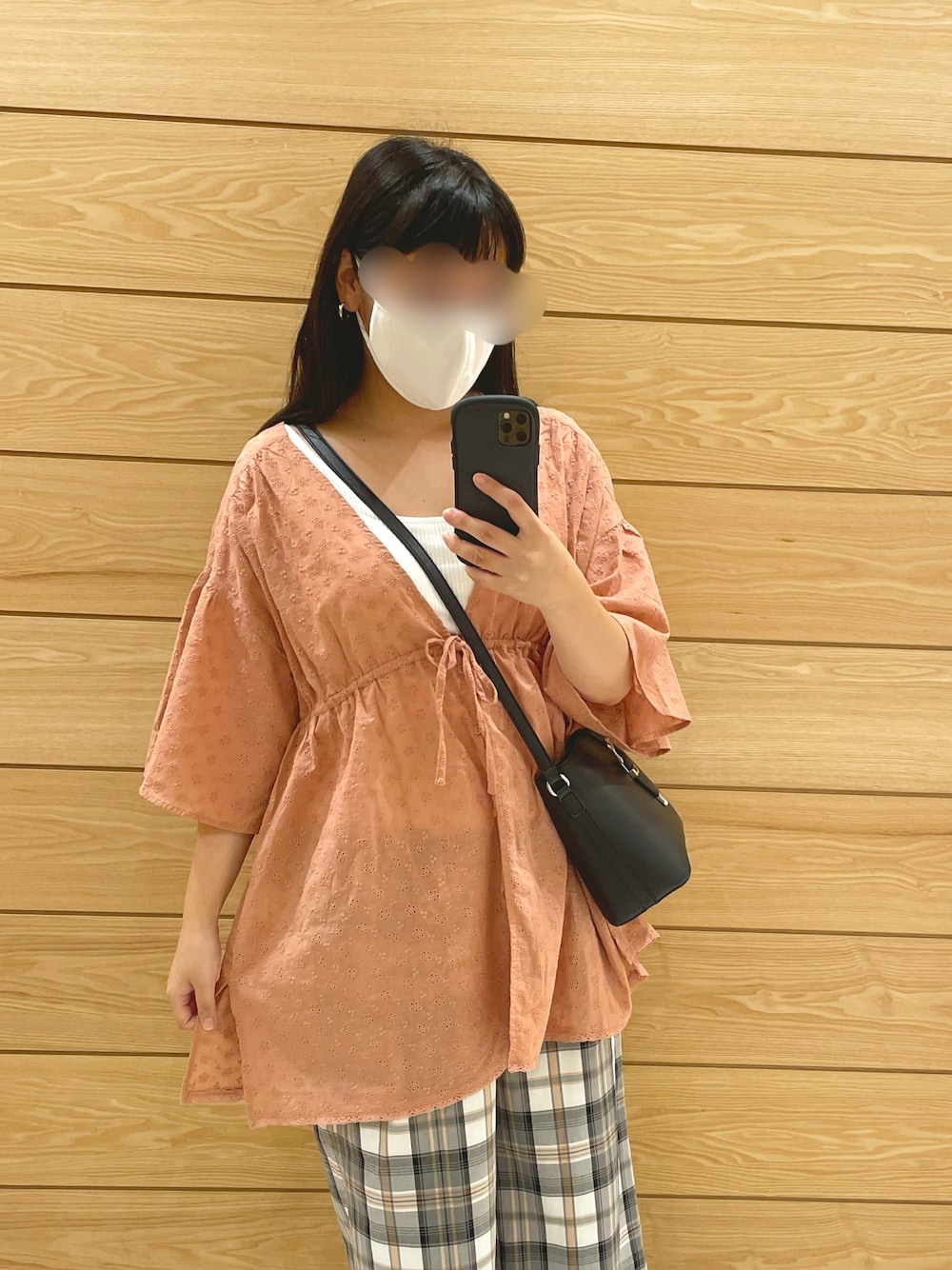 「パンチング、パンチングレース、レース、チュニック、リブタンクトップ、チェックパンツ、カジュアル、wcloset、GLOBAL WORK、Lattice」｜「w closetのパンチングレースフレア袖チュニック（シャツ/ブラウス、ピンク系）」を使った、イトさん（レディース・158cm）の秋コーディネートの1枚目の写真
