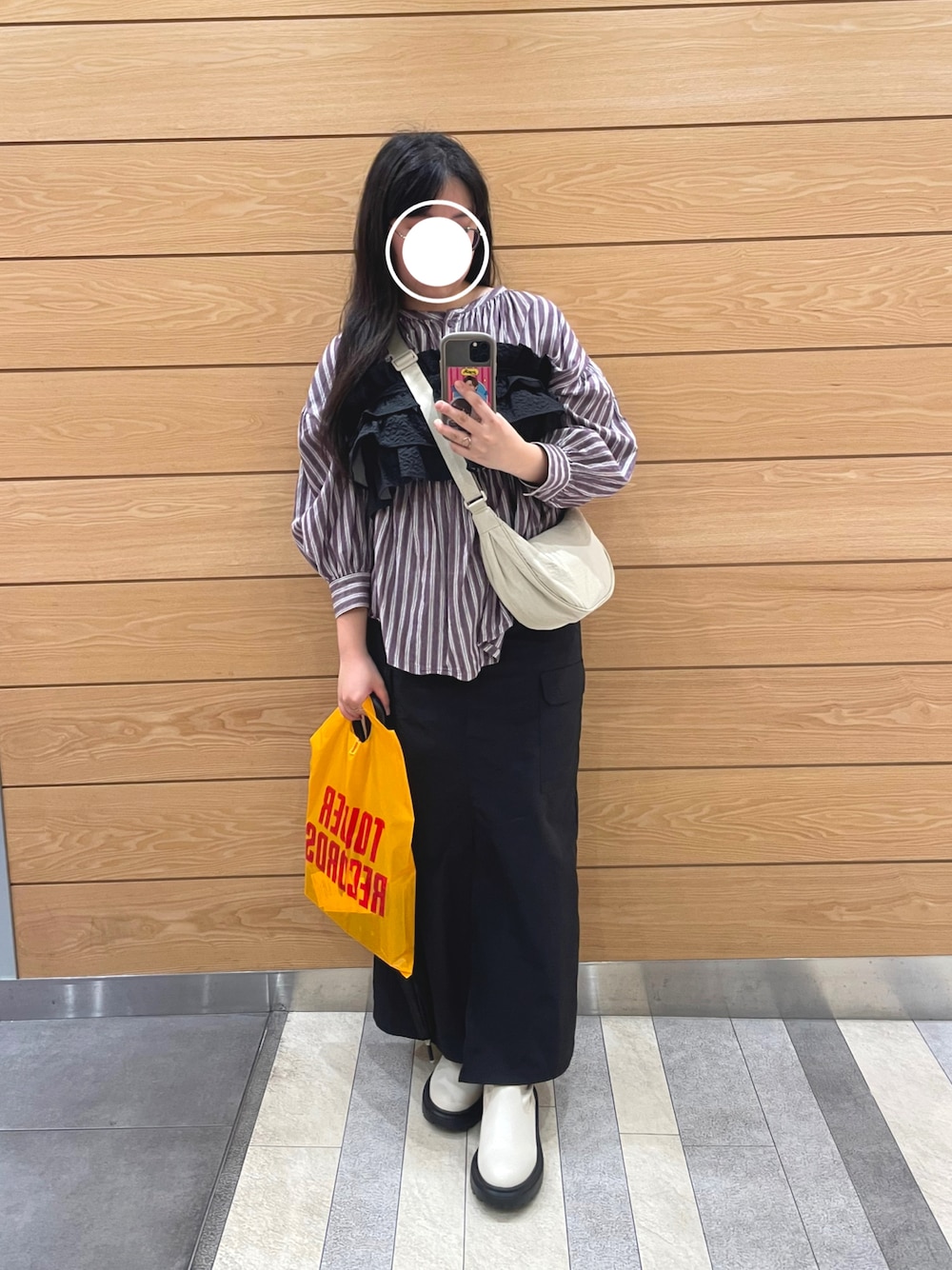 「お出かけコーデ、休日スタイル、付け襟、フリル、ストラップ、タイトスカート、白ブーツ、Kastane、FREAK’Ｓ STORE、GU、UNIQLO」｜「Kastaneのアイテム（シャツ/ブラウス、パープル系）」を使った、イトさん（レディース・158cm）の夏コーディネートの1枚目の写真