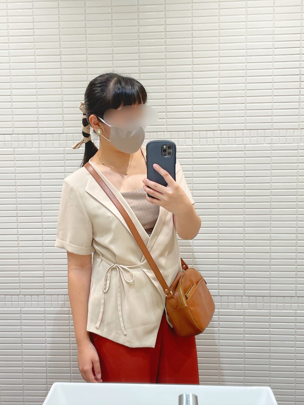 「リブタンクトップ、カラーパンツ、大人カジュアル、きれいめカジュアル、ビタミンカラー、オレンジ、UNIQLO、GU、chocol raffine robe」｜「UNIQLOのアイテム（タンクトップ、ブラウン系）」を使った、イトさん（レディース・158cm）の秋コーディネートの1枚目の写真