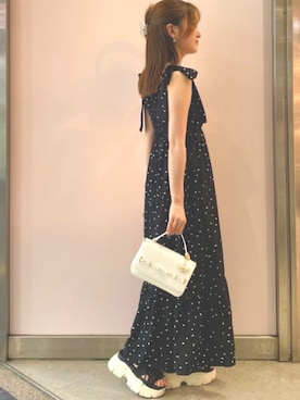 「アイテム（チャーム）」を使った、SAMANTHAVEGAStaffさん（レディース・157cm）の夏コーディネート