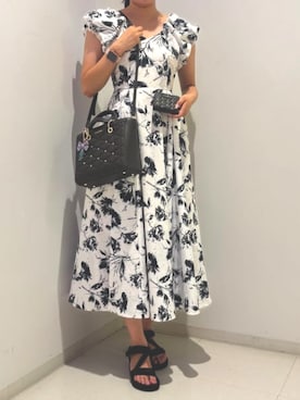 「アイテム（チャーム）」を使った、SAMANTHAVEGAStaffさん（レディース・172cm）の夏コーディネート