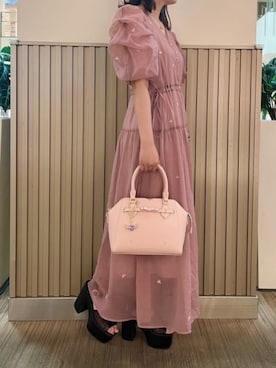 「アイテム（チャーム）」を使った、SAMANTHAVEGAStaffさん（レディース・151cm）の夏コーディネート