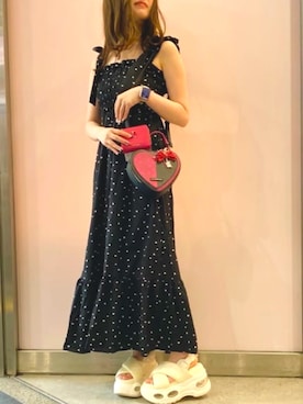 「アイテム（チャーム）」を使った、SAMANTHAVEGAStaffさん（レディース・157cm）の夏コーディネート