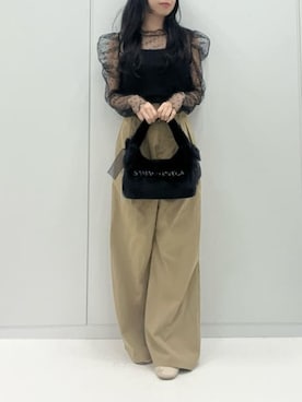 「SAMANTHAVEGA（サマンサベガ）のシフォンリボンファーワンハンドルショルダーバッグ（ショルダーバッグ、ブラック系）」を使った、SAMANTHAVEGAStaffさん（レディース・160cm）の秋コーディネート