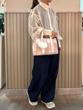 「アイテム（チャーム）」を使った、SAMANTHAVEGAStaffさん（レディース・153cm）の秋コーディネート