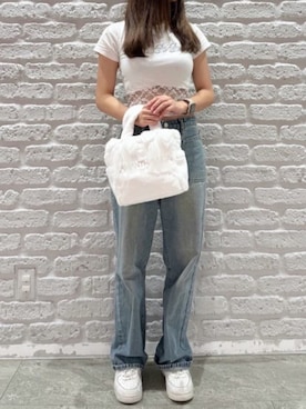 「SAMANTHAVEGA（サマンサベガ）のシフォンリボンファーハンドバッグ（ハンドバッグ、ホワイト系）」を使った、SAMANTHAVEGAStaffさん（レディース・160cm）の秋コーディネート