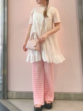 「アイテム（チャーム）」を使った、SAMANTHAVEGAStaffさん（レディース・168cm）の夏コーディネート