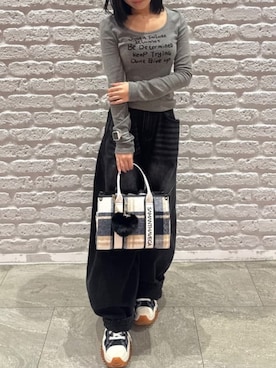 「アイテム（チャーム）」を使った、SAMANTHAVEGAStaffさん（レディース・152cm）の秋コーディネート