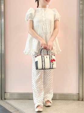 「アイテム（チャーム）」を使った、SAMANTHAVEGAStaffさん（レディース・168cm）の夏コーディネート