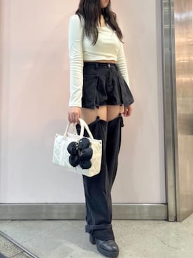 「アイテム（チャーム）」を使った、SAMANTHAVEGAStaffさん（レディース・160cm）の秋コーディネート