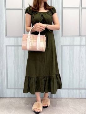 「アイテム（チャーム）」を使った、SAMANTHAVEGAStaffさん（レディース・163cm）の秋コーディネート