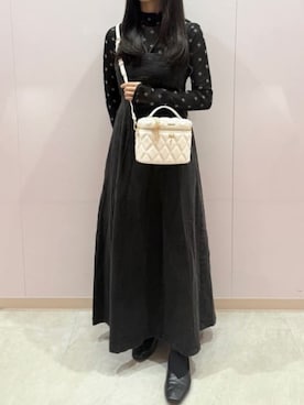 「アイテム（チャーム）」を使った、SAMANTHAVEGAStaffさん（レディース・156cm）の秋コーディネート