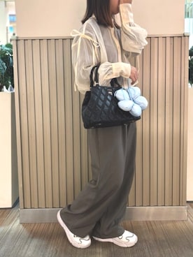 「アイテム（チャーム）」を使った、SAMANTHAVEGAStaffさん（レディース・153cm）の秋コーディネート