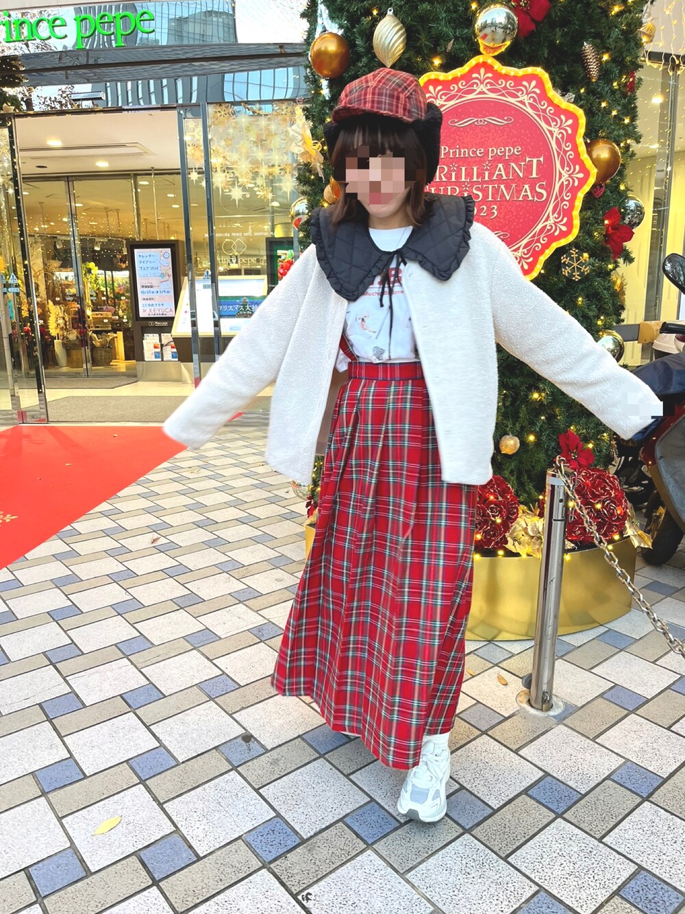 「PUMAのアイテム（スニーカー、ホワイト系）」を使った、ともじろうさん（レディース・156cm）の冬コーディネートの1枚目の写真