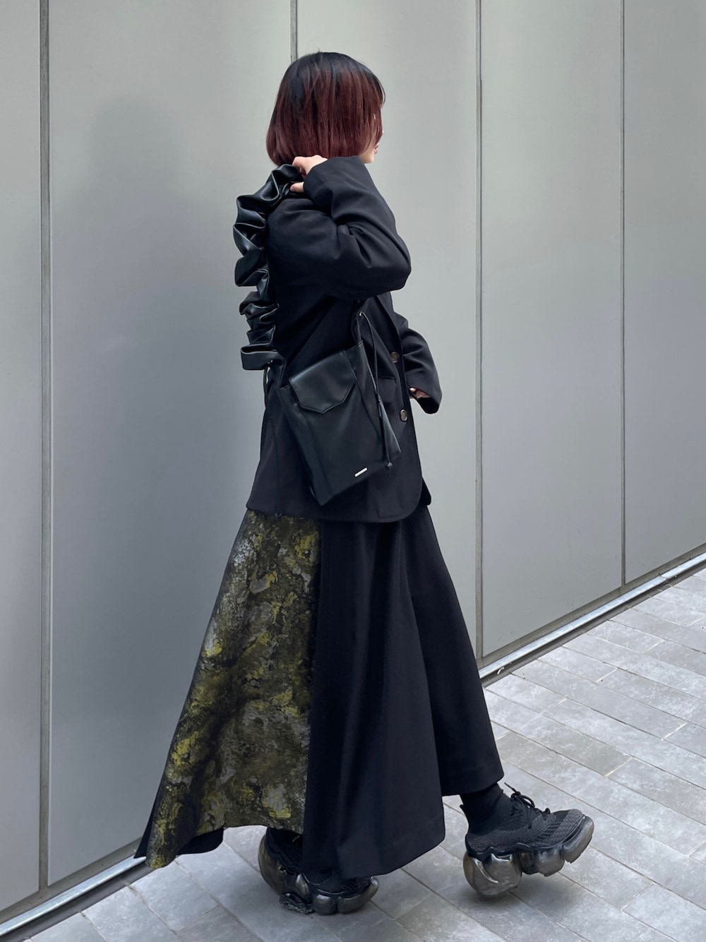 「春めき満開コーデ、ジャケット、テーラードジャケット、春色、キレイめカジュアル、お出かけコーデ、春服、スカートスタイル、grounds、きれいめコーデ、きれいめカジュアル、最近のいい感じコーデ、スニーカーコーデ、HARE、tiptop」｜「HAREのギャザーMINIショルダーBAG(HARE)（ショルダーバッグ、ブラック系）」を使った、MIHOさん（レディース・153cm）の春コーディネートの1枚目の写真