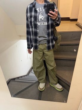 「SHEEN（シーン）のアイテム（シャツ/ブラウス、ブラック系）」を使った、JUNさん（メンズ・167cm）の春コーディネート