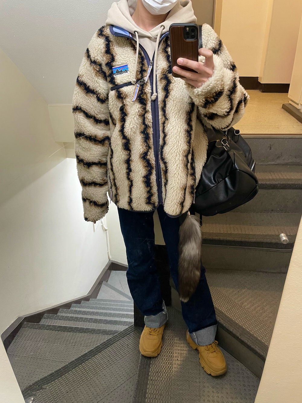 「GUのアイテム（パーカー、ベージュ系）」を使った、JUNさん（メンズ・167cm）の冬コーディネートの1枚目の写真