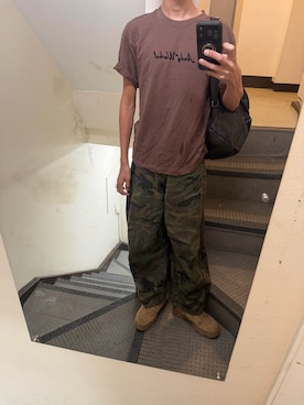 「UNIQLO（ユニクロ）のアイテム（Tシャツ/カットソー、ブラウン系）」を使った、JUNさん（メンズ・167cm）の秋コーディネート