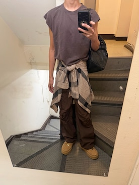 「SHEEN（シーン）のアイテム（タンクトップ、ブラウン系）」を使った、JUNさん（メンズ・167cm）の秋コーディネート