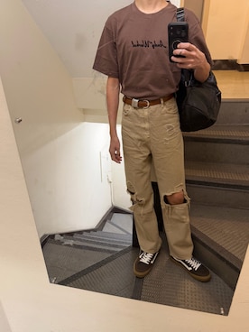 「UNIQLO（ユニクロ）のアイテム（Tシャツ/カットソー、ブラウン系）」を使った、JUNさん（メンズ・167cm）の秋コーディネート