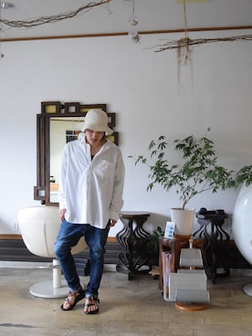 「glamb（グラム）のアイテム（サンダル）」を使った、上水流（弟）さん（メンズ・171cm）の春コーディネート