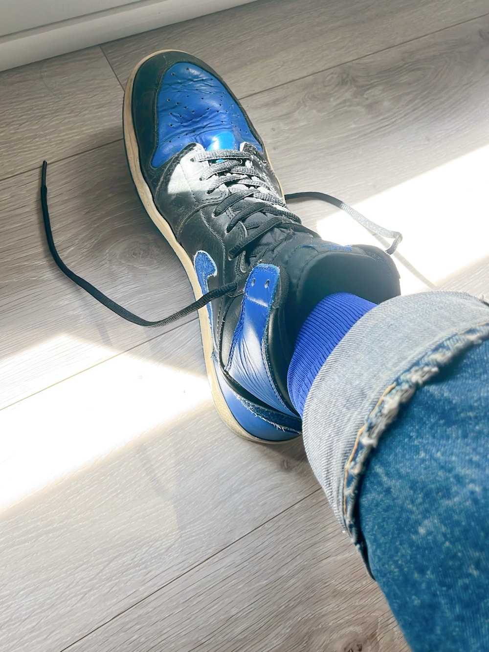 「501、501xx、vintage、エアジョーダン1、エアジョーダン」｜「NIKEのアイテム（スニーカー、ブルー系）」を使った、トモさん（メンズ・170cm）の秋コーディネートの1枚目の写真