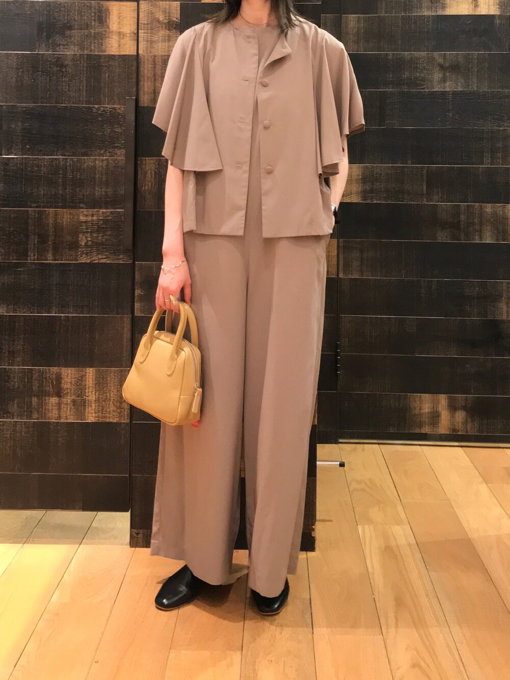 「きれいめカジュアル、オトナ女子、大人カジュアル、ジャケット、サロペット、お呼ばれスタイル、セットアップ、pualcecin、dunoir、お仕事コーデ、オフィスカジュアル」｜「PUAL CE CINの【Du noir】ひらりと揺れる褒められサマージャケット（ノーカラージャケット、ベージュ系）」を使った、mdt7さん（レディース・164cm）の夏コーディネートの1枚目の写真