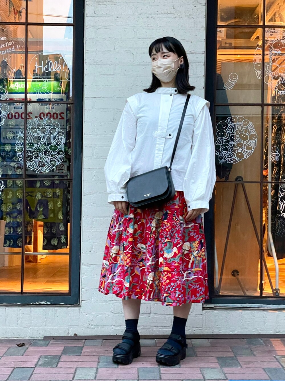 「古着スカート、厚底サンダル」｜「.のアイテム（その他、その他）」を使った、にむさん（レディース・158cm）の秋コーディネートの1枚目の写真