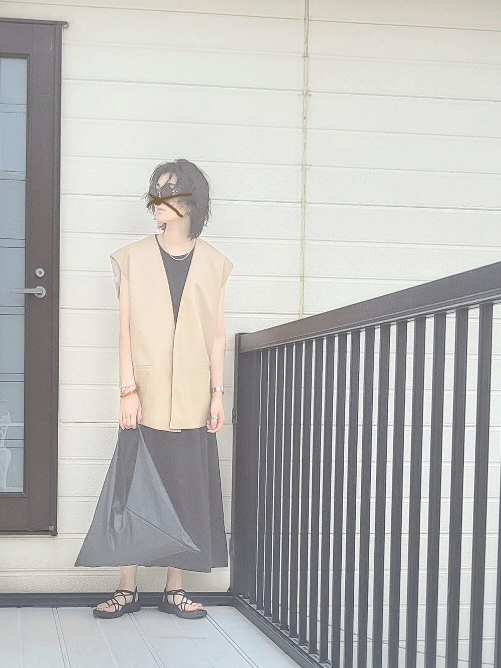「ジレ、フェイクレザー、ZARA、ザラ、サンダル、teva、サークルバッグ、ワンピース、Re:EDIT、ラクチンコーデ、高身長女子、バッグ、RECTANGLE、ブラック、ベージュ」｜「ZARAのアイテム（ベスト、ベージュ系）」を使った、miminyさん（レディース・172cm）の夏コーディネートの1枚目の写真