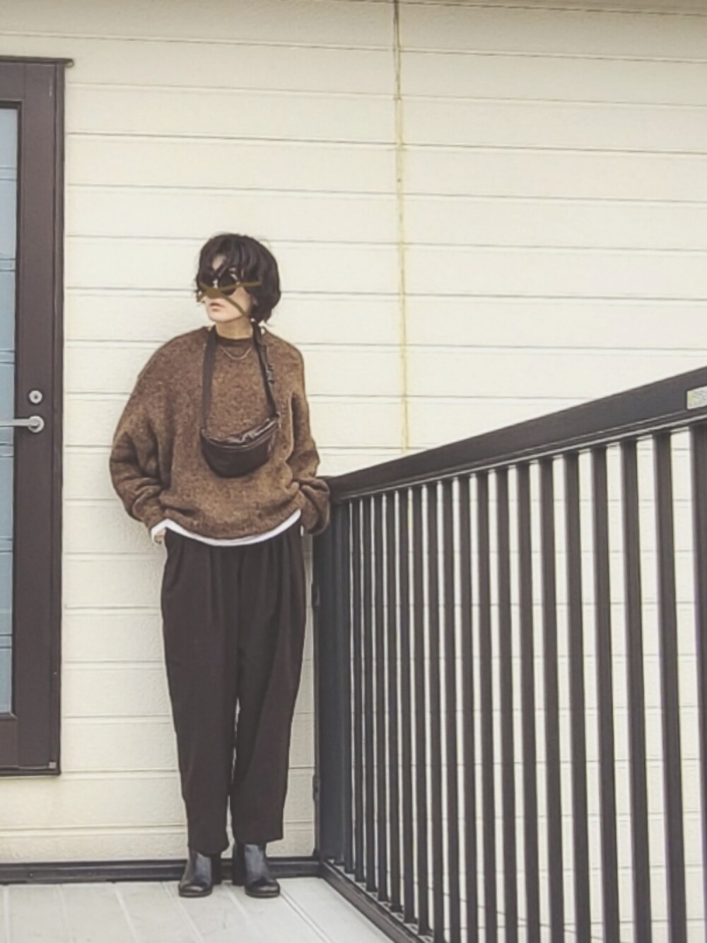 「冬コーデ、メンズライク、モヘアニット、スラックス、ブーツ、ショートブーツ、ZARA、ザラ、ニット、ボディバッグ、TODAYFUL、Hanes、ロンT、休日コーデ、ブラウン」｜「via jのアイテム（ニット/セーター、ブラウン系）」を使った、miminyさん（レディース・172cm）の冬コーディネートの1枚目の写真